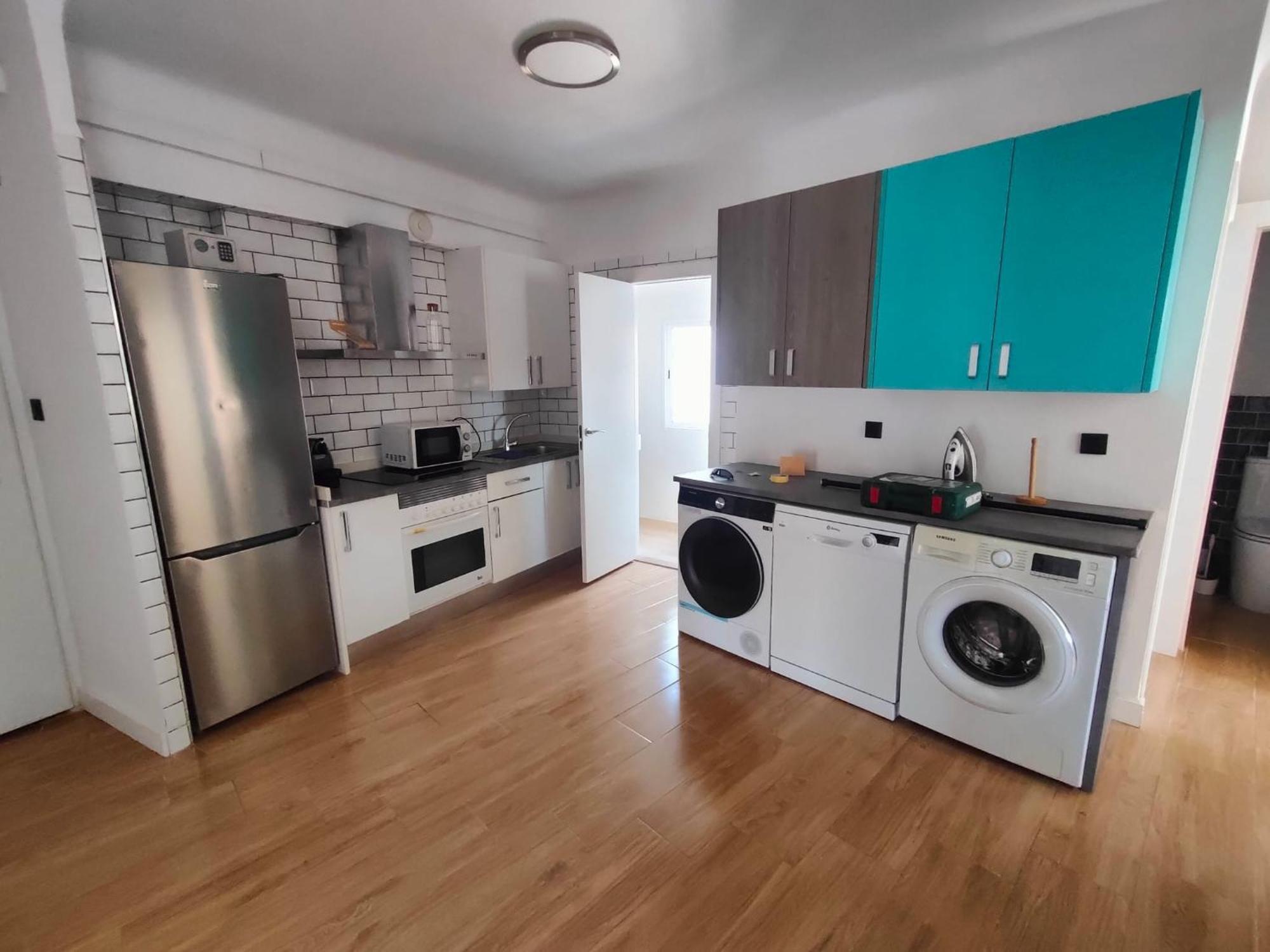 Apartamento Espacioso, Luminoso, Coqueto, Muy Centrico Y Totalmente Reformado En 2024 Alicante