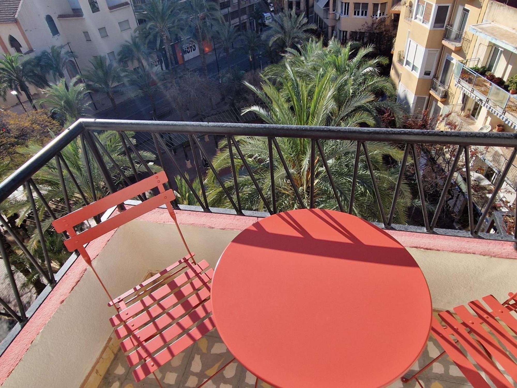 Apartamento Espacioso, Luminoso, Coqueto, Muy Centrico Y Totalmente Reformado En 2024 Alicante